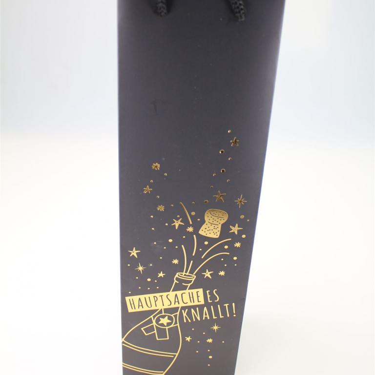 HAUPTSACHE ES KNALLT!